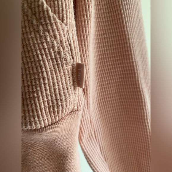 Aritzia TNA Waffle Zip Hoodie - Picture 4 of 5